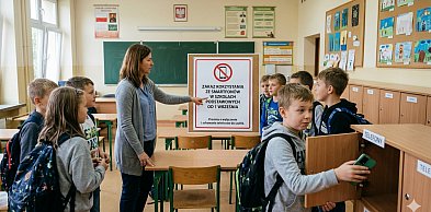 Zakaz smartfonów w podstawówkach od września