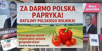 Darmowa papryka prosto od rolnika przed biurem posła w Biłgoraju-367083