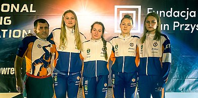 Zawodniczki Cementu Gryf Chełm z medalami-368187