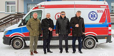 Nowoczesny ambulans dla studentów Akademii Zamojskiej-369325