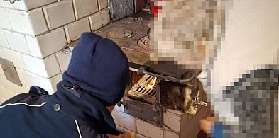 Policjanci ze Szczebrzeszyna pomogli 89-latce ogrzać mieszkanie-369403