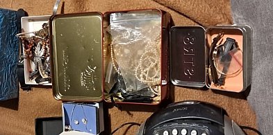 Włamanie w Uchaniach: zalał dom i ukradł biżuterię