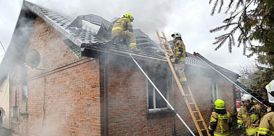 Trzeszczany: Pożar domu nad ranem. Parafia pomaga pogorzelcom
