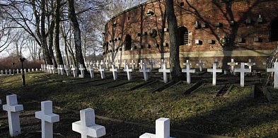 Ponad 236 tys. zł dla Zamościa na renowację mogił na Rotundzie