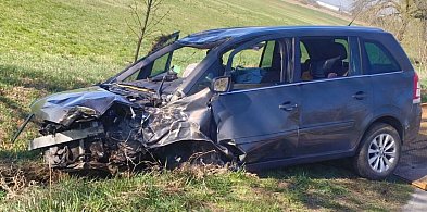 Pijany kierowca dachował w gminie Jarczów. Trzy osoby ranne
