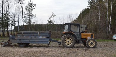 Maszyna rolnicza okaleczyła 58-latka! Dramatyczna akcja LPR