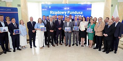 Ponad 32,6 mln zł na rozwój dróg w Lubelskiem. Podpisano 13 nowych umów