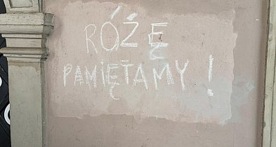 Tablica Róży Luksemburg dzieli Zamość