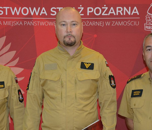 Komendant wyróżnił postawę zamojskiego strażaka-366638