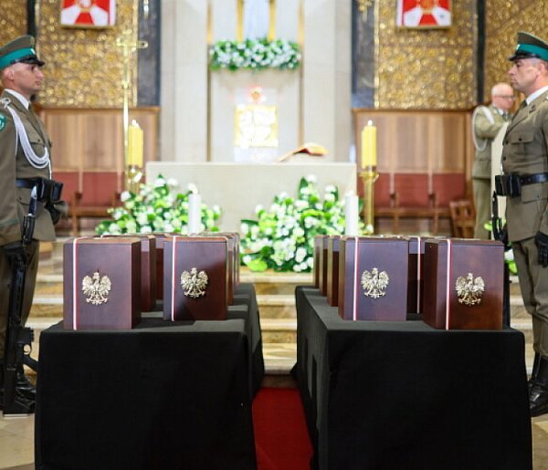 Prezydent: musimy zrobić wszystko, żeby Katyń nigdy się nie powtórzył-366668