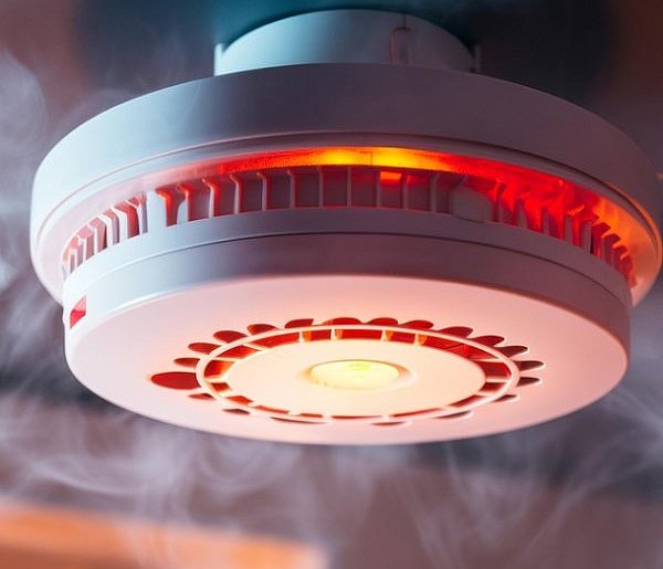 Rewolucja w przepisach pożarowych. Nowe obowiązki dla właścicieli domów i firm-367422