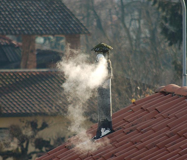 Policja uratowała starsze małżeństwo z pożaru sadzy-367439