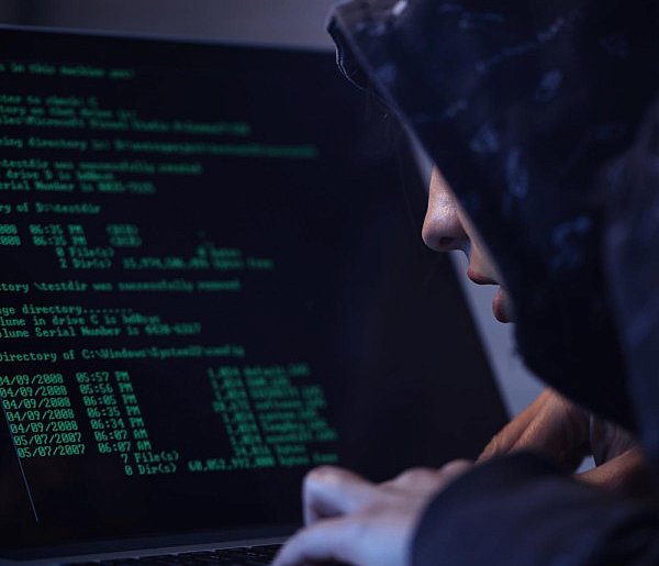 Wyciek danych z tysięcy sklepów internetowych. Ujawniono dane klientów-367451