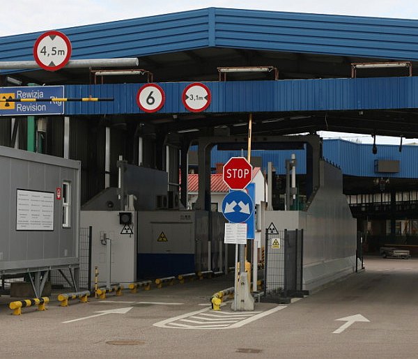 Szef MSWiA podpisał rozporządzenie ws. otwarcia dwóch drogowych przejść granicznyc-367788