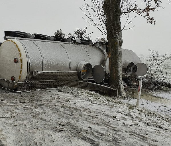 Droga w Wieprzowie: ruch wahadłowy po dwóch zdarzeniach drogowych-367949