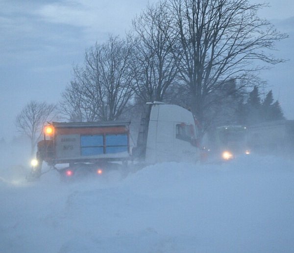 Podkarpackie: po ataku zimy 5,5 tys. domów wciąż bez prądu, a 20 szkół zamkniętych-368050
