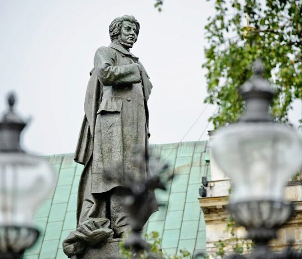 Tajemnica śmierci Mickiewicza: wśród podejrzanych cholera, Rosjanie i... rodacy-368062