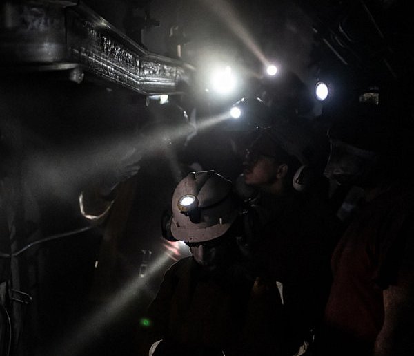 Sejm znowelizował ustawę górniczą; odchodzący górnicy dostaną świadczenia osłonowe-368285