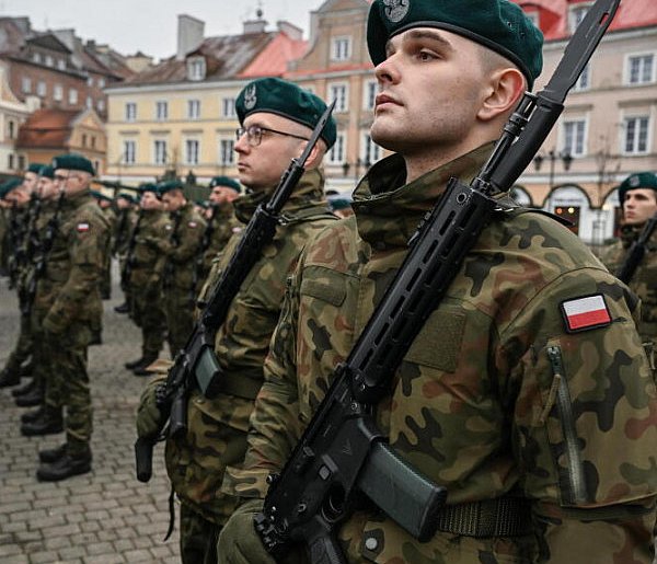 Prawie 500 żołnierzy złożyło przysięgę wojskową w Lublinie-368529