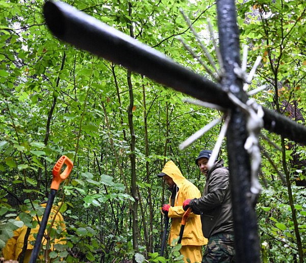 Wołyń. Rozpoczęto poszukiwania zamordowanych Polaków-368756