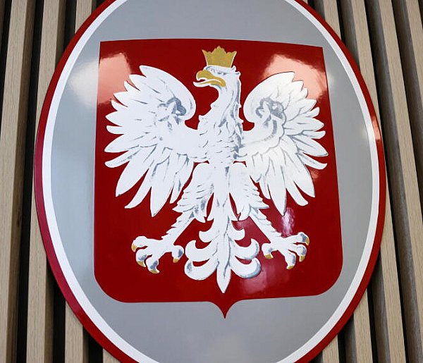 Polski konsulat w Brukseli oblany czerwoną farbą-368771