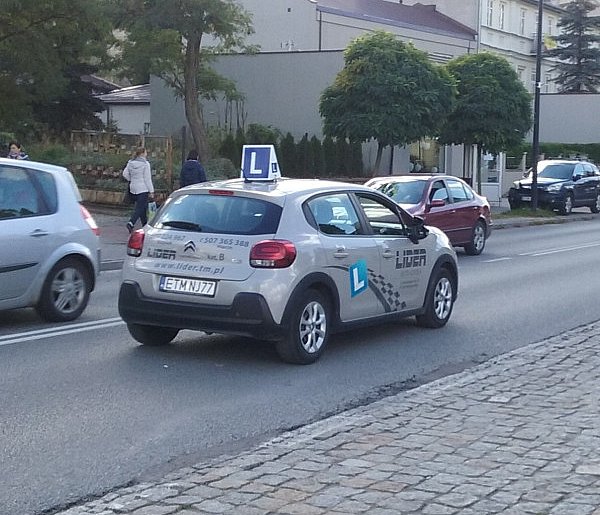 17-latkowie dostaną „prawko”. Nowe przepisy stawiają twarde warunki-369100