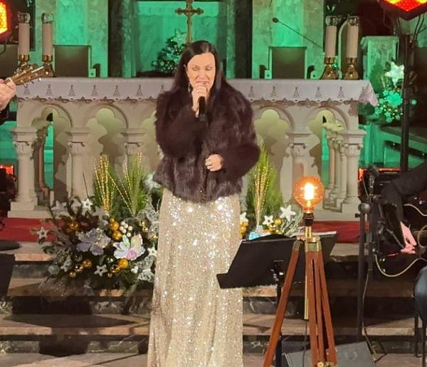 Kolędy z misją – Cugowscy zagrali dla kościoła w Dubie-369370