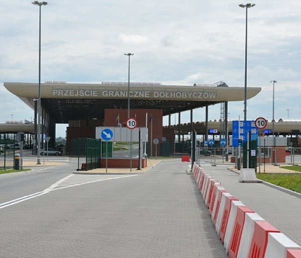 Nieuzbrojony granat na przejściu w Dołobyczowie. 19 osób ewakuowanych