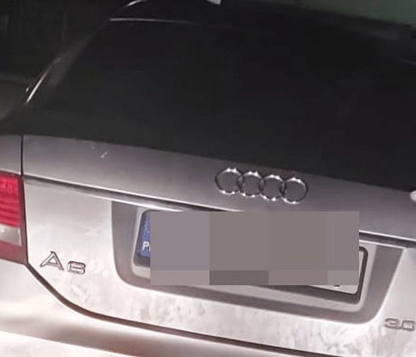 Jechał pijany z psem na kolanach. Zatrzymał go świadek