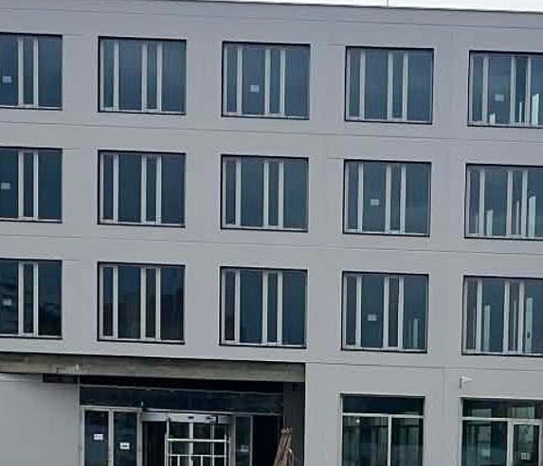 Miliony utopione? Biurowiec w Zamościu wraca do gry