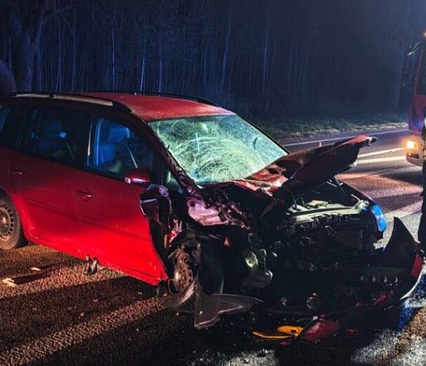 Wypadek pod Krasnymstawem. Volkswagen uderzył w Ursusa