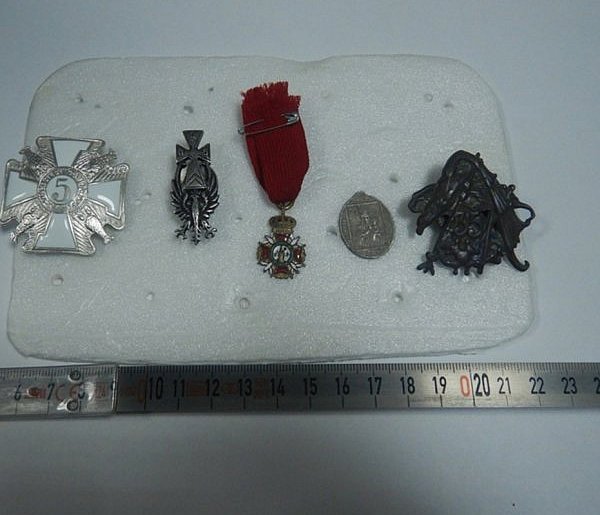 Odznaczenia w kabinie TIR-a w Dorohusku