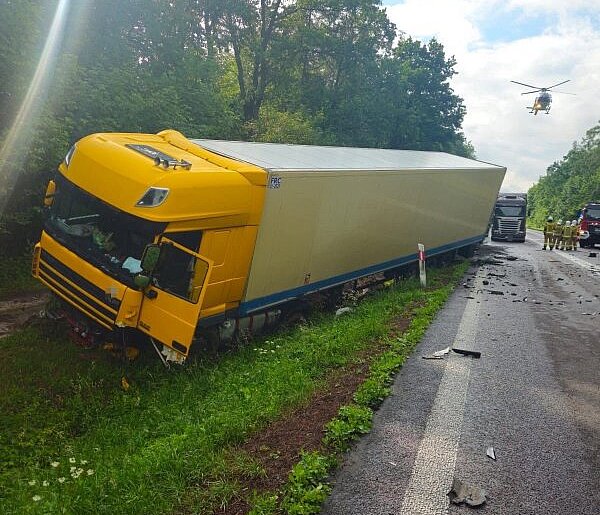 Czołowe zderzenie na DK17