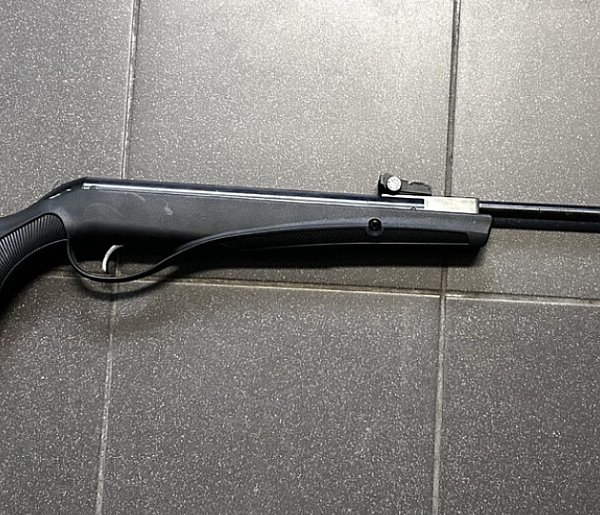 Uzbrojony mężczyzna w Krasnymstawie. Interweniowała policja