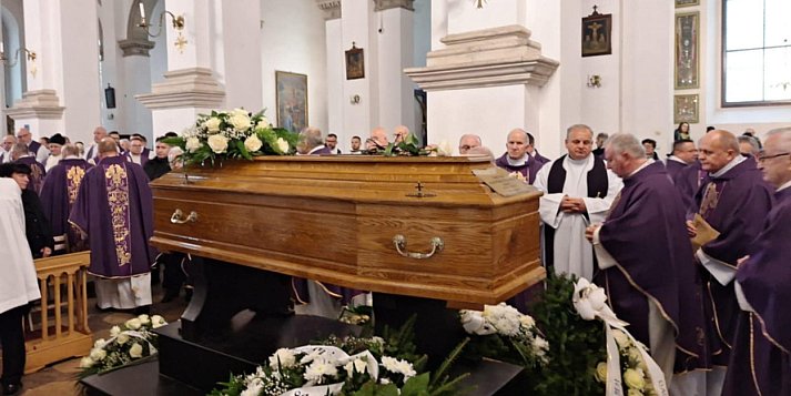 OSTATNIE POŻEGNANIE KS. ADAMA FIROSZA W KATEDRZE ZAMOJSKIEJ