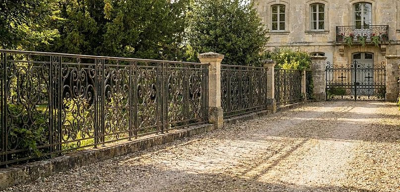 Twój dom to nie tylko cztery ściany. O tym, jak „biżuteria” ogrodowa zmienia odbió