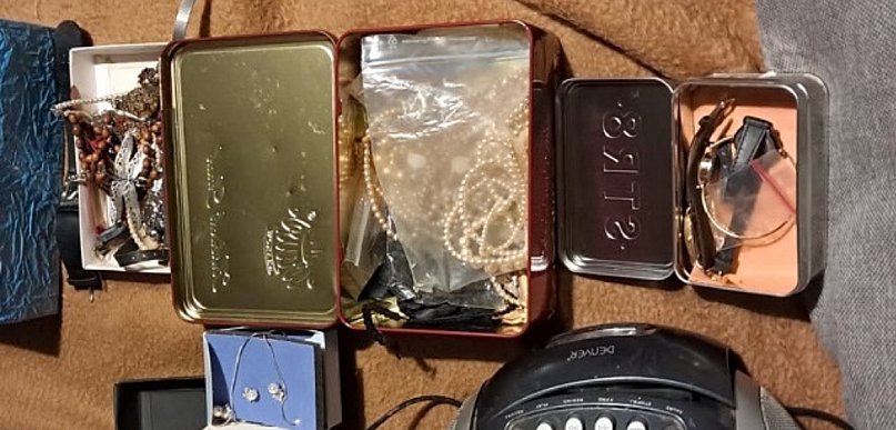 Włamanie w Uchaniach: zalał dom i ukradł biżuterię