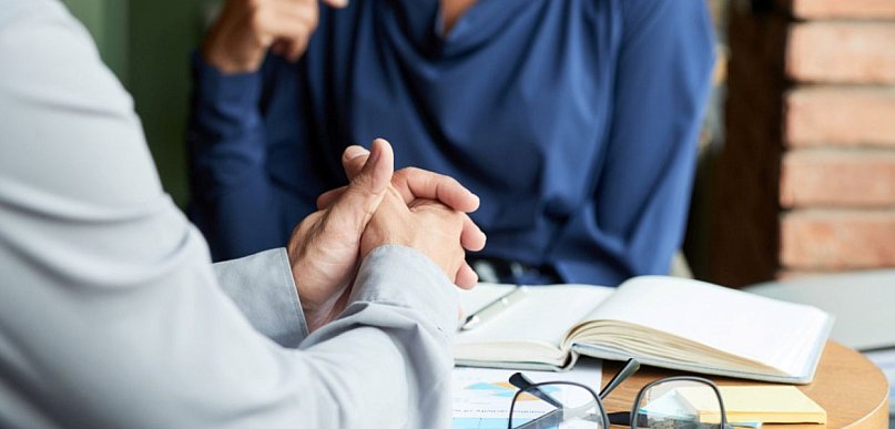 Negocjowanie warunków kredytu – jakie korzyści może przynieść wsparcie specjalisty