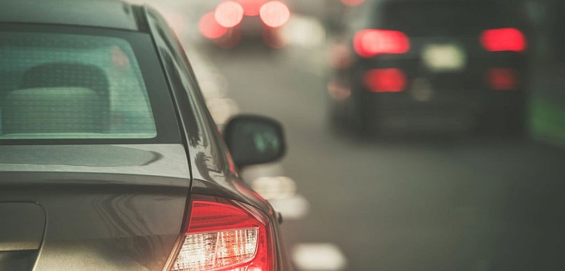 Najczęstsze błędy kierowców w ruchu miejskim – co pokazują statystyki?