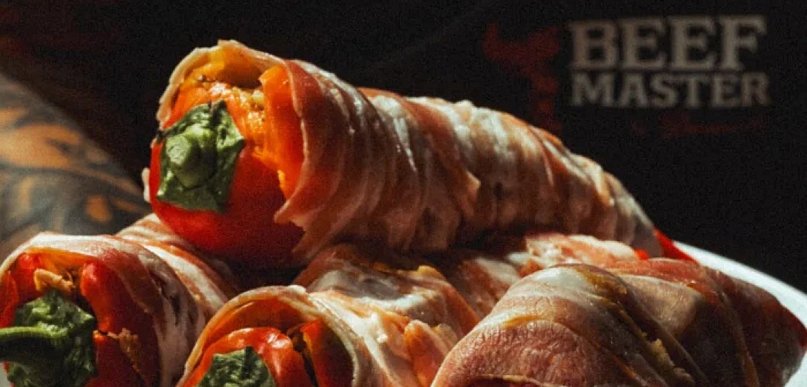 Papryka Ramiro z szarpaną wołowiną i sosem serowym