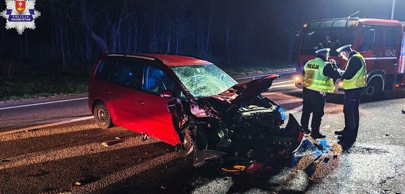 Wypadek pod Krasnymstawem. Volkswagen uderzył w Ursusa
