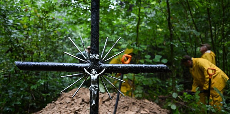 Podkarpackie: we wsi Jureczkowa Ukraińcy rozpoczęli poszukiwania szczątków żołnier - 366883