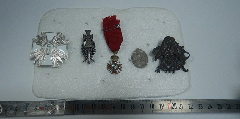 Odznaczenia w kabinie TIR-a w Dorohusku