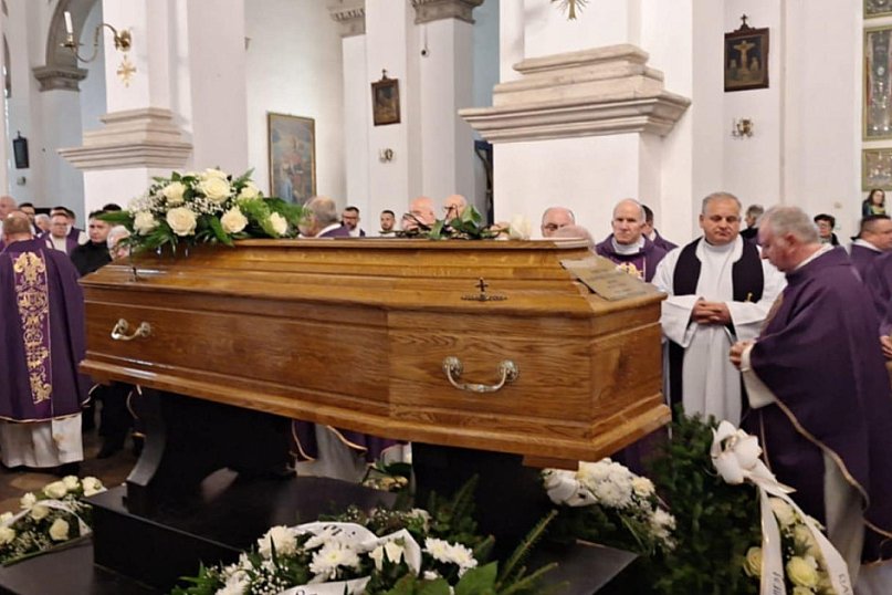 Pogrzeb ks. prał. Adama Firosza