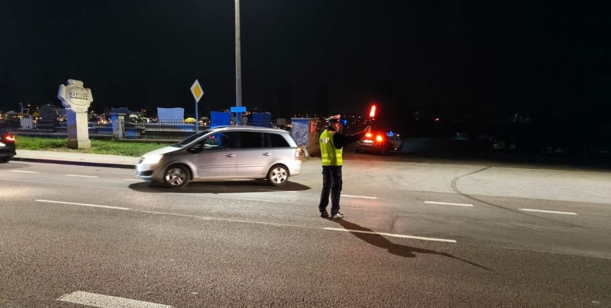 Wzmożony ruch po Wszystkich Świętych. Policja apeluje o ostrożność. Foto. KWP