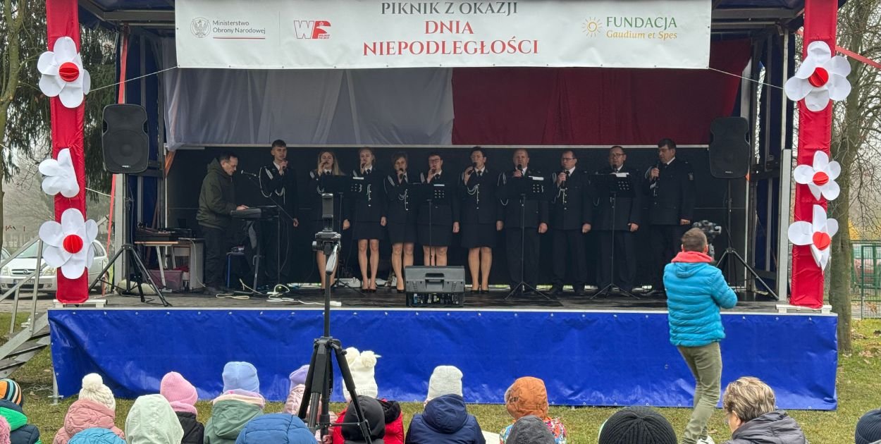 Na scenie zespół "Na jeden raz"/Foto:redakcja. Roztocze.net