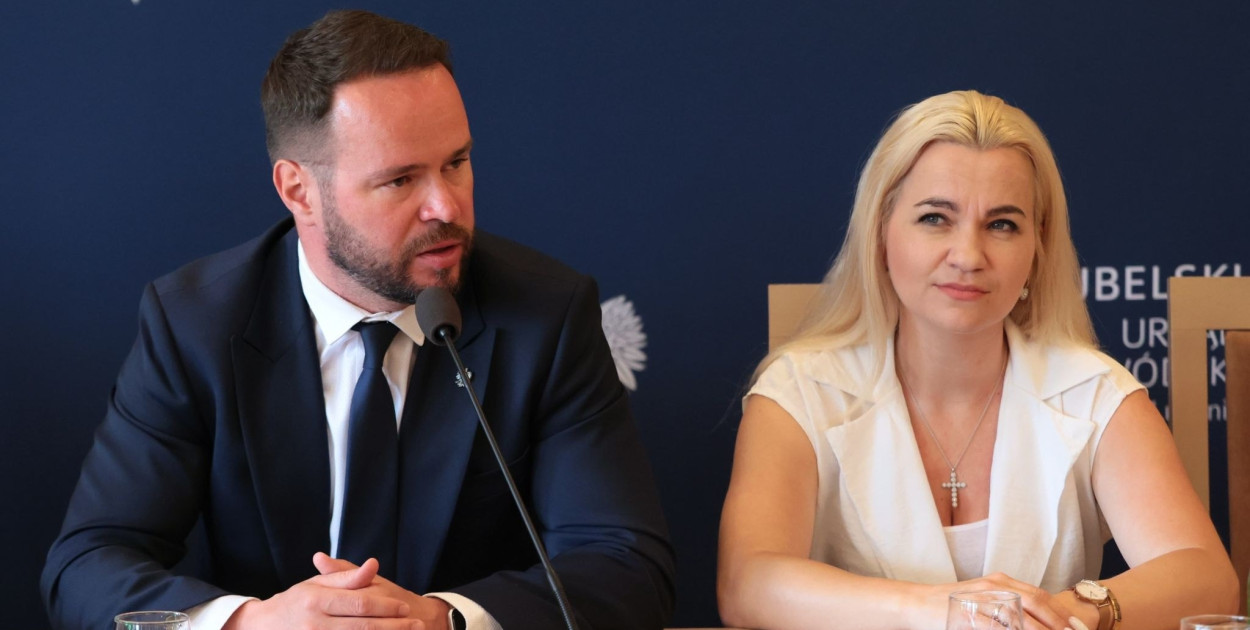 Profil FB Krzysztof Komorski