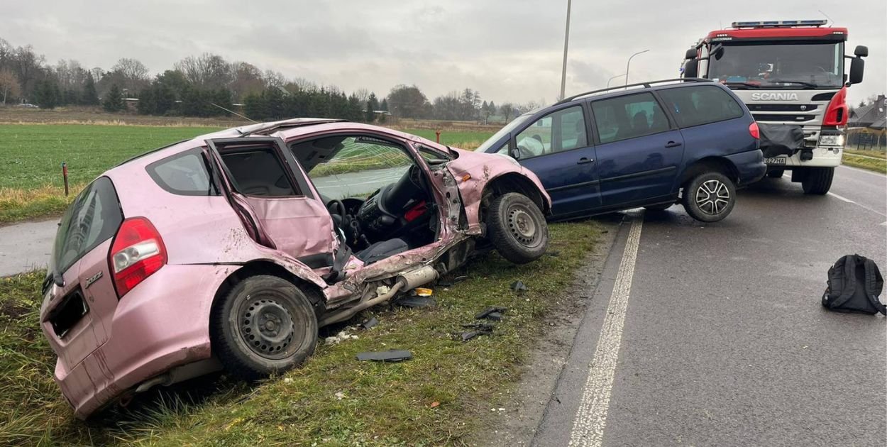 Zderzenie dwóch samochodów osobowych w Bortatyczach Kolonii./Foto: OSP Bortatycze