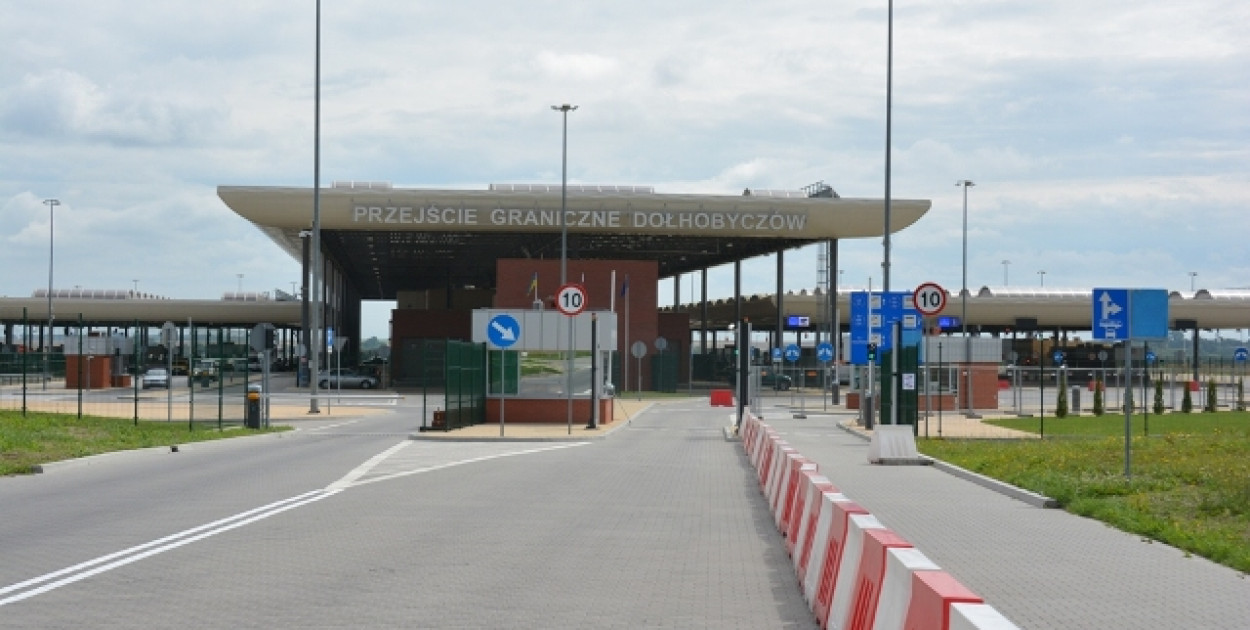 Nieuzbrojony granat na przejściu w Dołobyczowie. 19 osób ewakuowanych