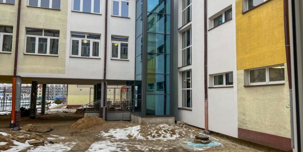 Szkoła bez barier w Biłgoraju. „Piątka” dostępna dla wszystkich